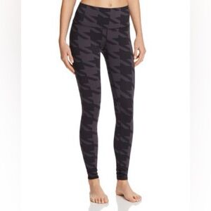 Alo Yoga Houndstooth Print Airbrush Leggings